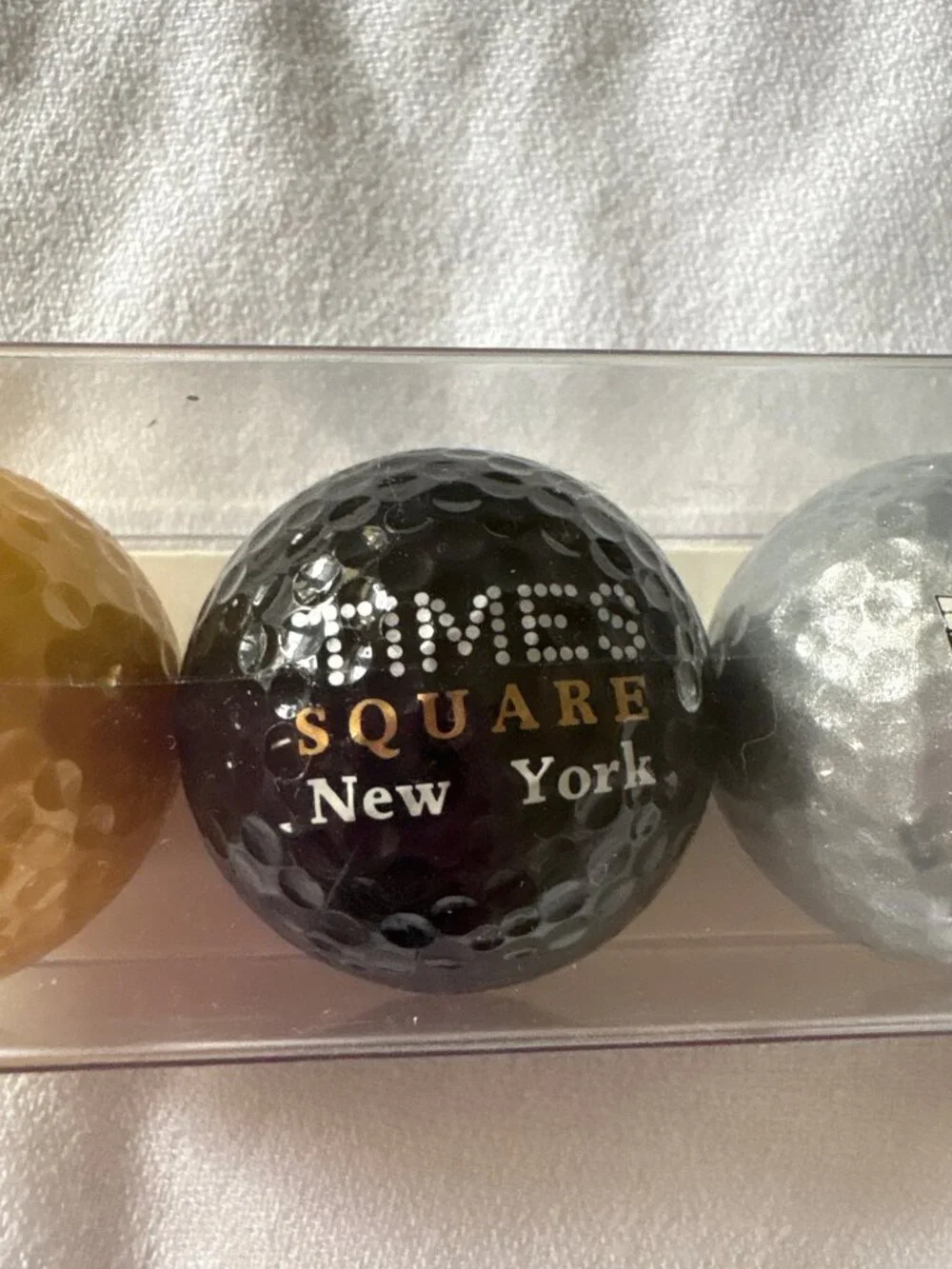 Y2K New York Golf Balls Gift Set - Gold Black & Silver - Broadway & Times Squar - Picture 8 of 9